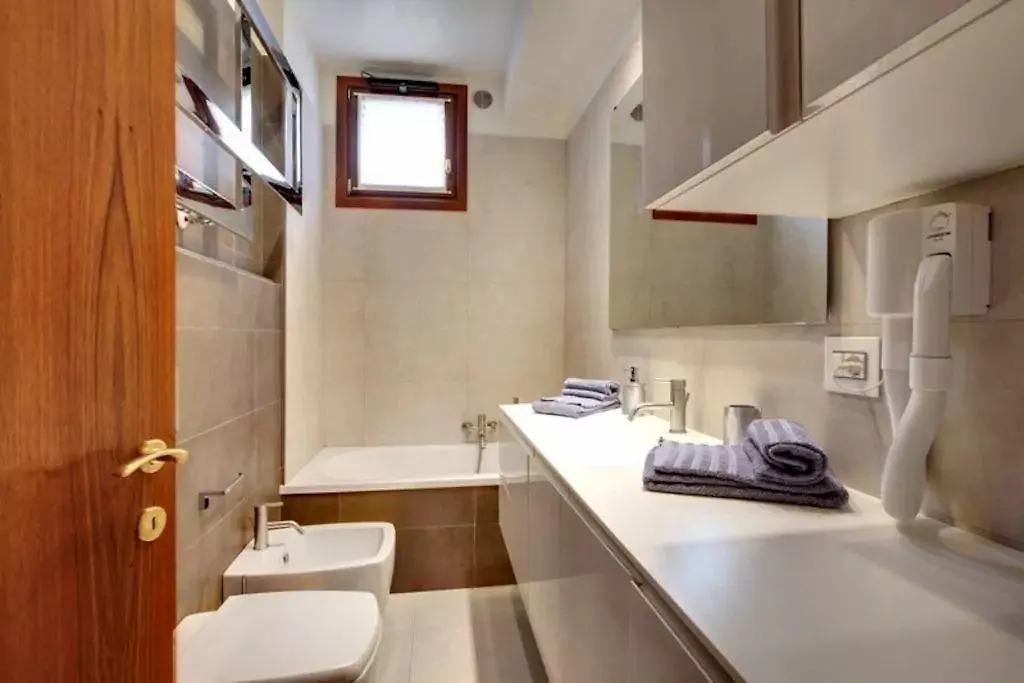 Ca' Giorgia Venice Apartment With Balcony