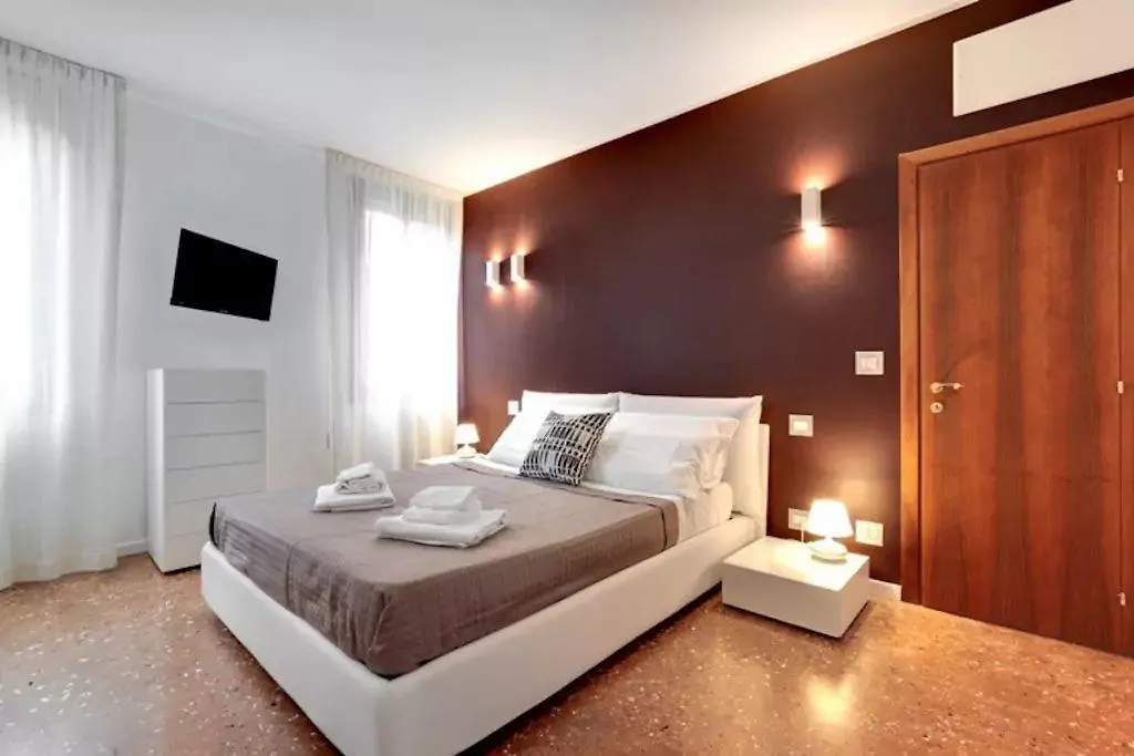 Ca' Giorgia Venice Apartment With Balcony 0*,
