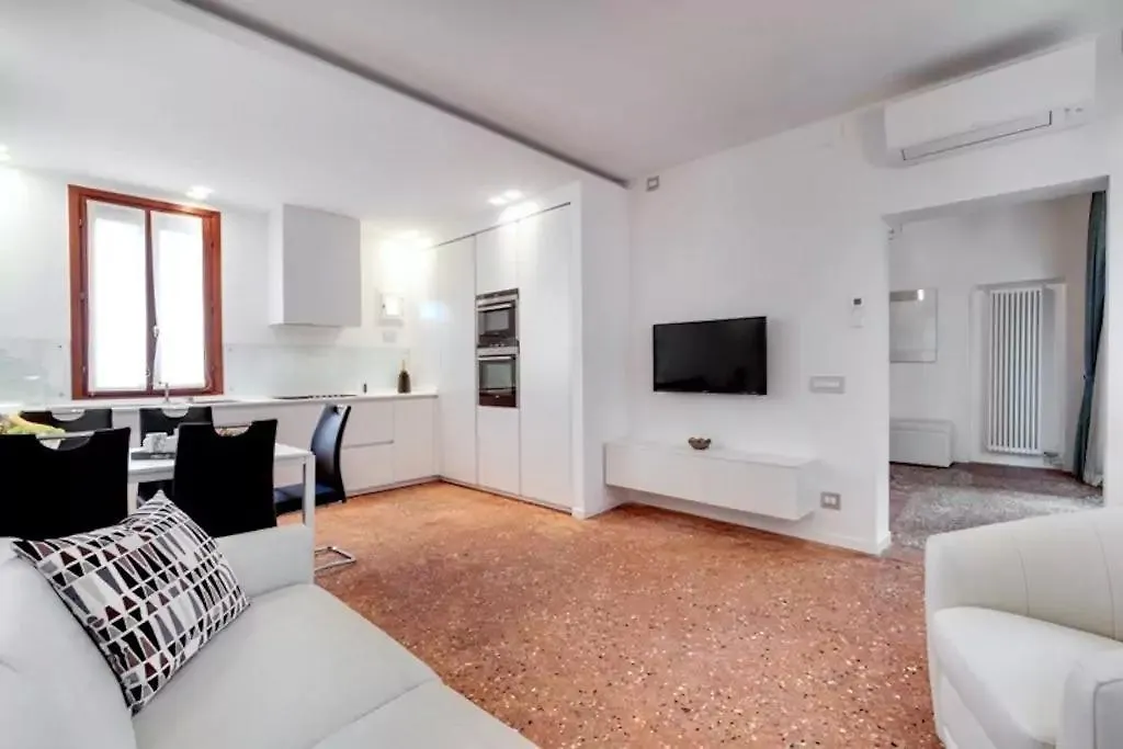 Ca' Giorgia Venice Apartment With Balcony איטליה