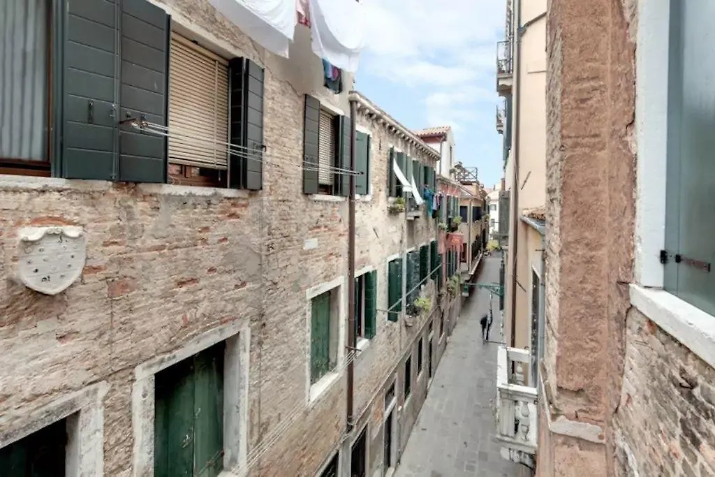 Ca' Giorgia Venice Apartment With Balcony